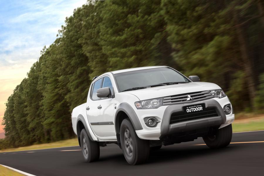  Mitsubishi L200 Triton OutDoor AT 2016 года  (LA) (фото 3 из 11)